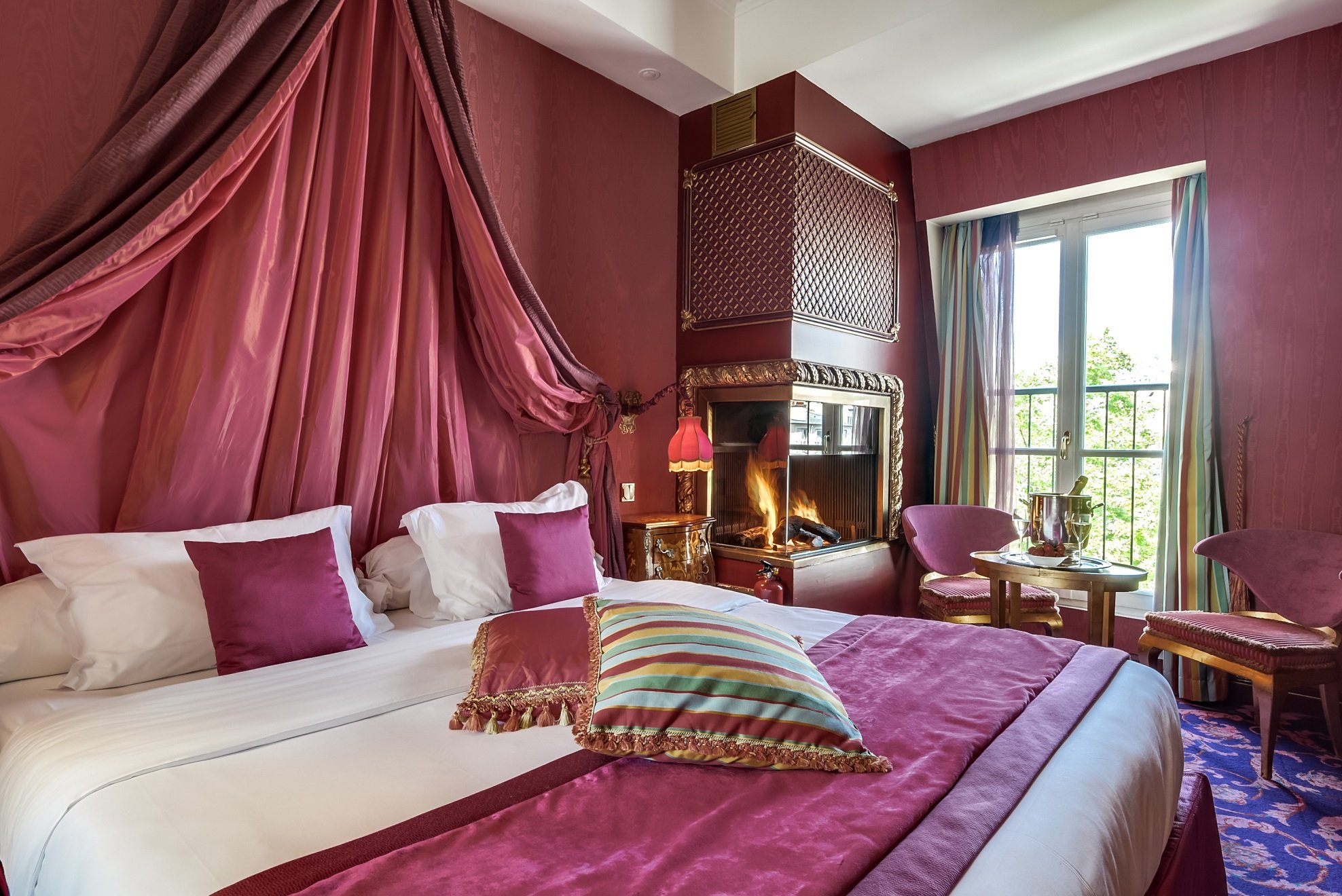 49/Chambres/Junior Suite/Junior Suite - hotel - 4 - etoiles- Paris - Montmartre - Romantique - Luxe.jpg